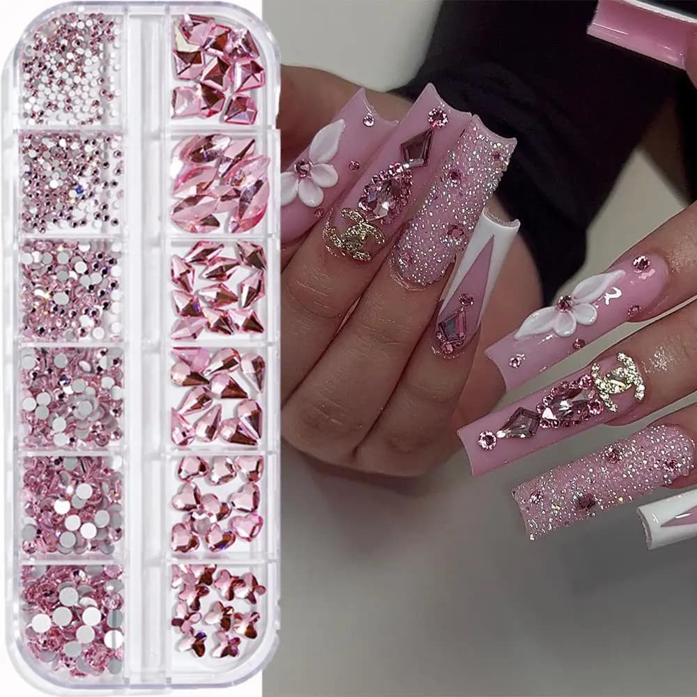 Set di 12 Griglie di Strass 3D Rosa per Nail Art, Decorazioni Miste Rotonde a Cuore e Farfalla in Vetro, Gemme Piatte per Manicure
