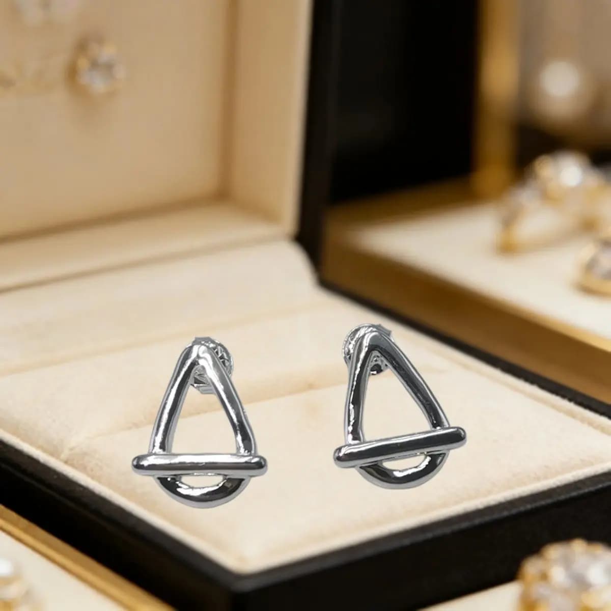 2026 Spain popular high-quality gold and silver droplet shaped geometric earrings jewelry accessories creative gifts
