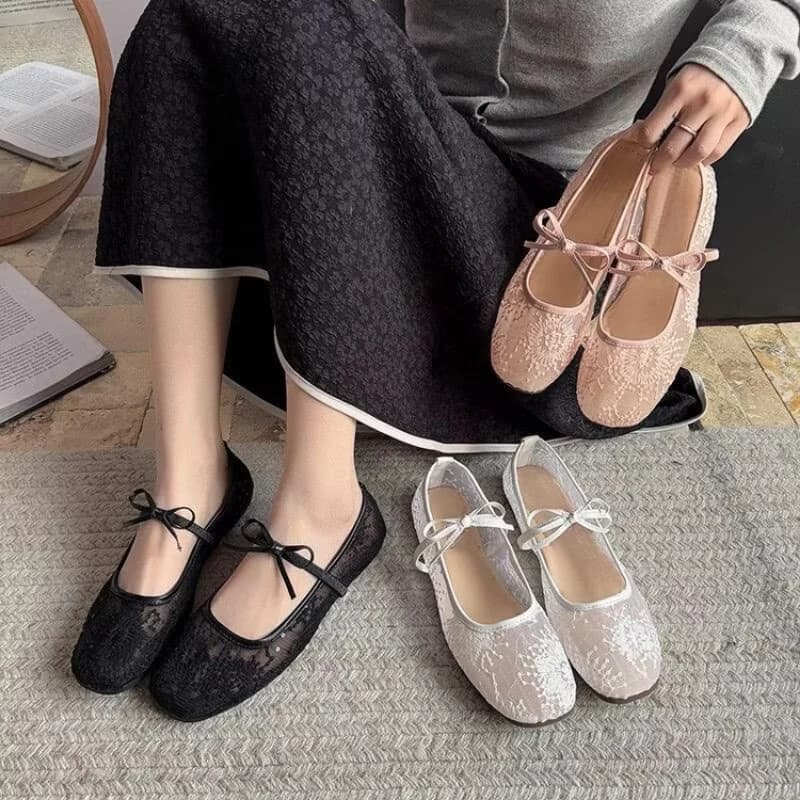 Scarpe Mary Jane in pizzo da donna, eleganti e comode, stile street, con suola morbida e fiocco, perfette per appuntamenti e viaggi.