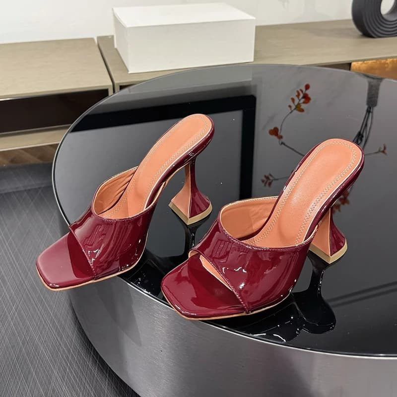 Nuovo 2025 in pelle verniciata punta quadrata tinta unita open toe pantofole donna sexy tacchi alti sottili sandali scarpe da festa estive