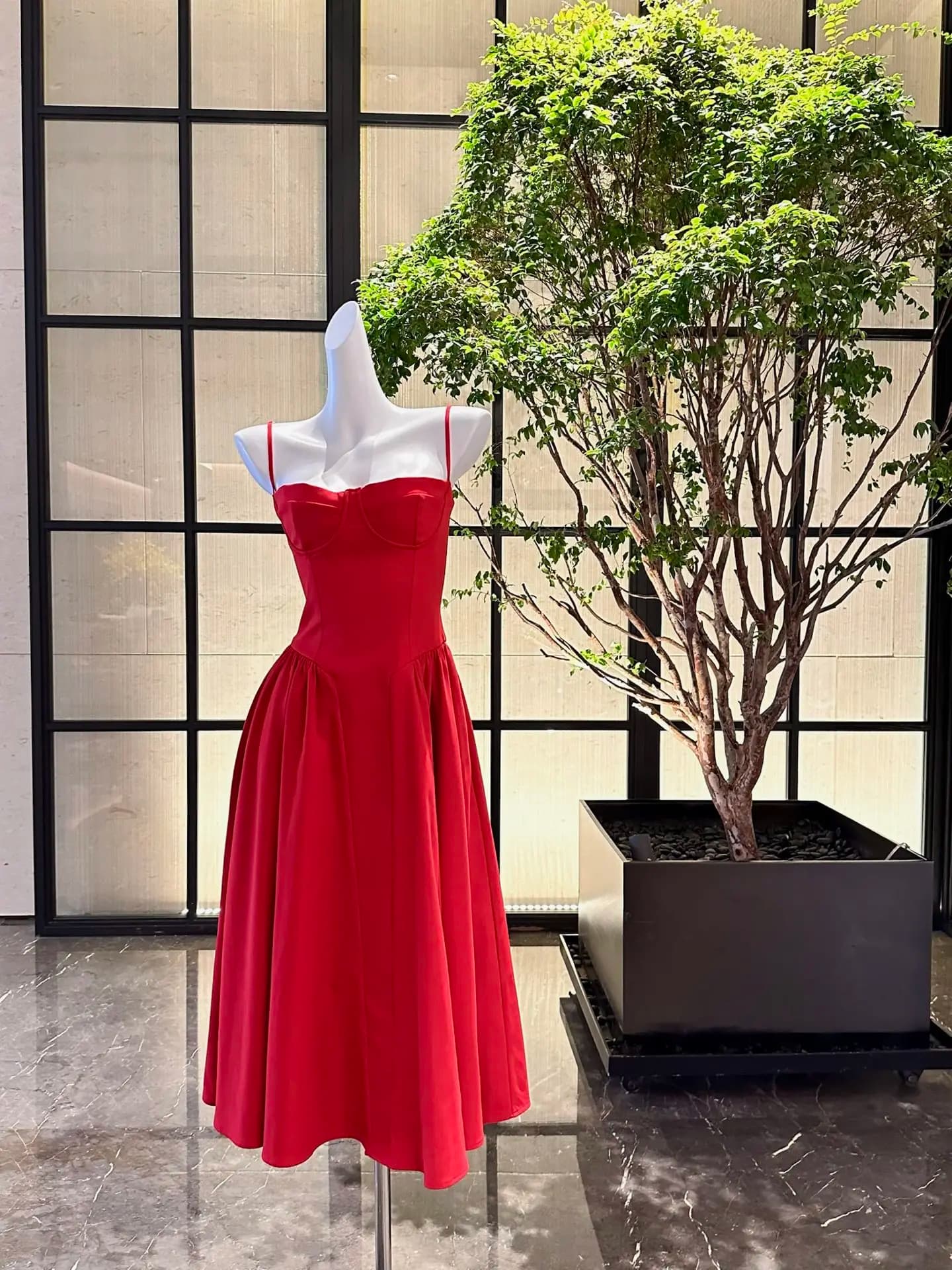 Women Red Mid-Length Robe Summer 2026 Square Collar Sleeveless High Waist Elegant Ladies Dress