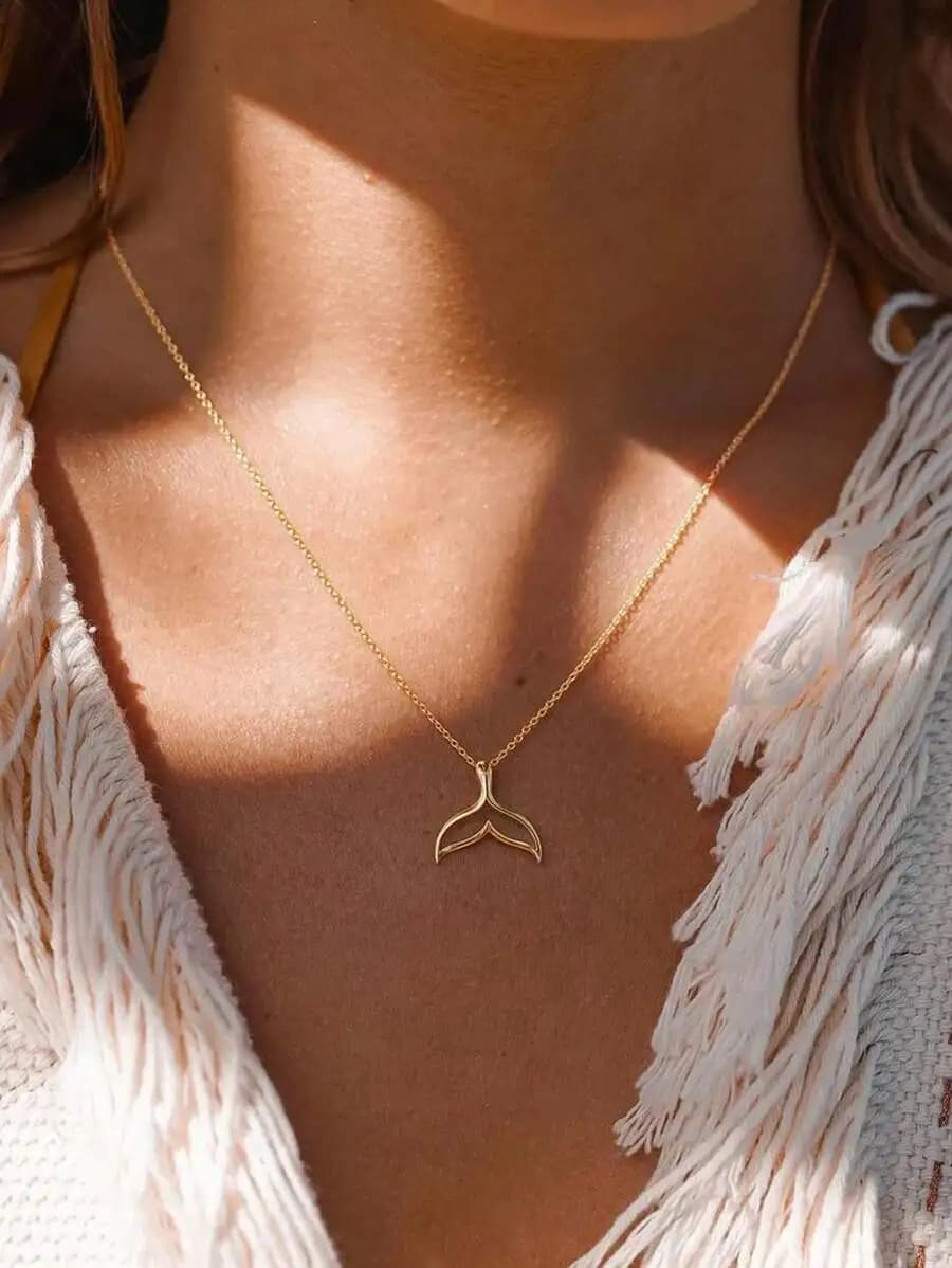 Minimalist Fish Tail Pendant Chain Necklace For Women