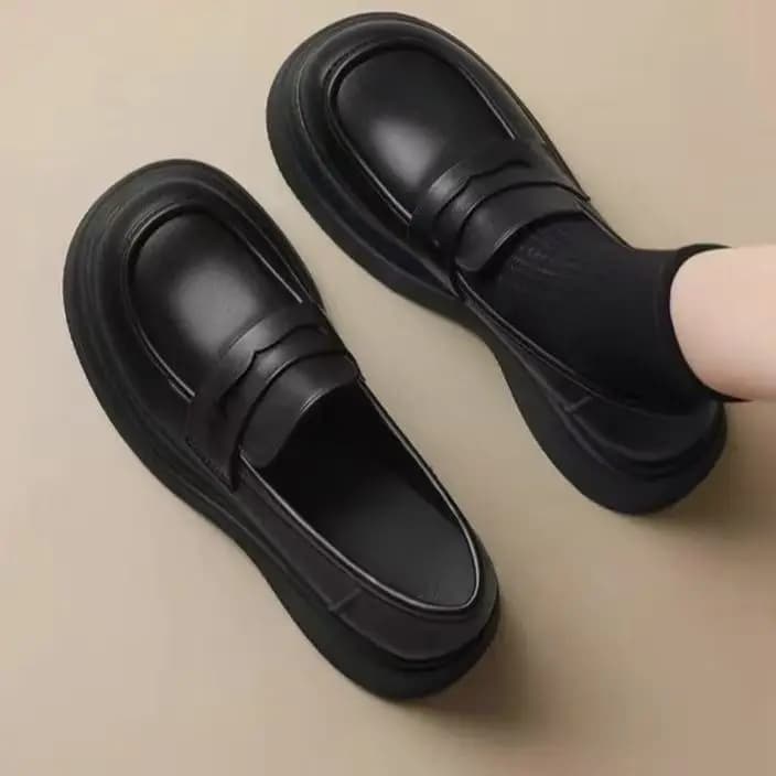 Nuove Scarpe Casual Slip-On Stile JK Britannico Primavera 2025 con Suola Morbida e Punta Tonda, Tacco Basso alla Moda
