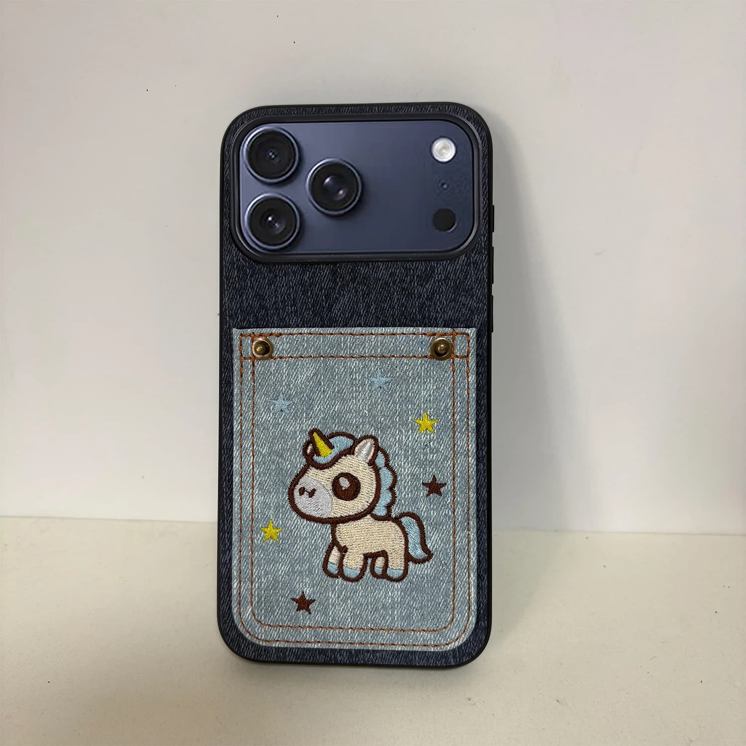 Custodia per telefono in ecopelle con motivo denim per iPhone 17 16 16e 15 14 Plus 13 12 11 Pro Max Custodia per porta carte con ricamo pony carino