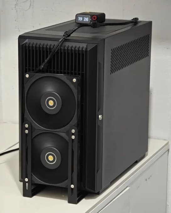 CS382 Storage Server NAS Chassis, 8x3.5 Hot-Swappable HDD Bays, Supports 280mm Water Cooling