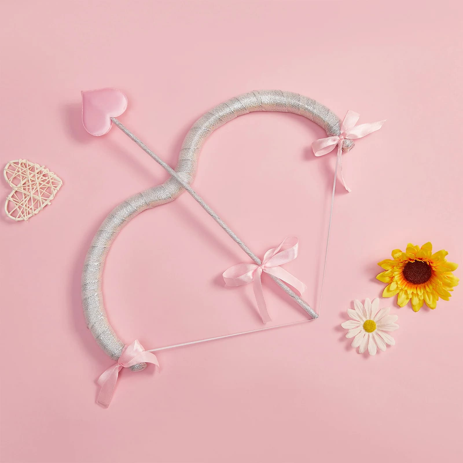Set di mini arco e frecce per cupido per adulti Accessori per costumi cosplay di Halloween Valentine Dress Up Bomboniere Puntelli per foto