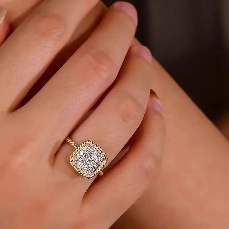 New 2026 Women's Luxury Ring, Small and Delicate, with Micro-Setting of Cubic Zirconia, Elegant and Bright, French Fashion Accessories