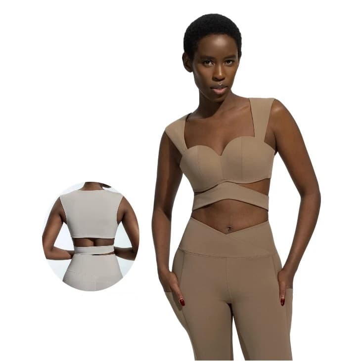 Set Sportivo da Donna con Reggiseno Incrociato Bianco e Leggings a Vita Alta, Lunghezza 7/8, per Palestra e Yoga