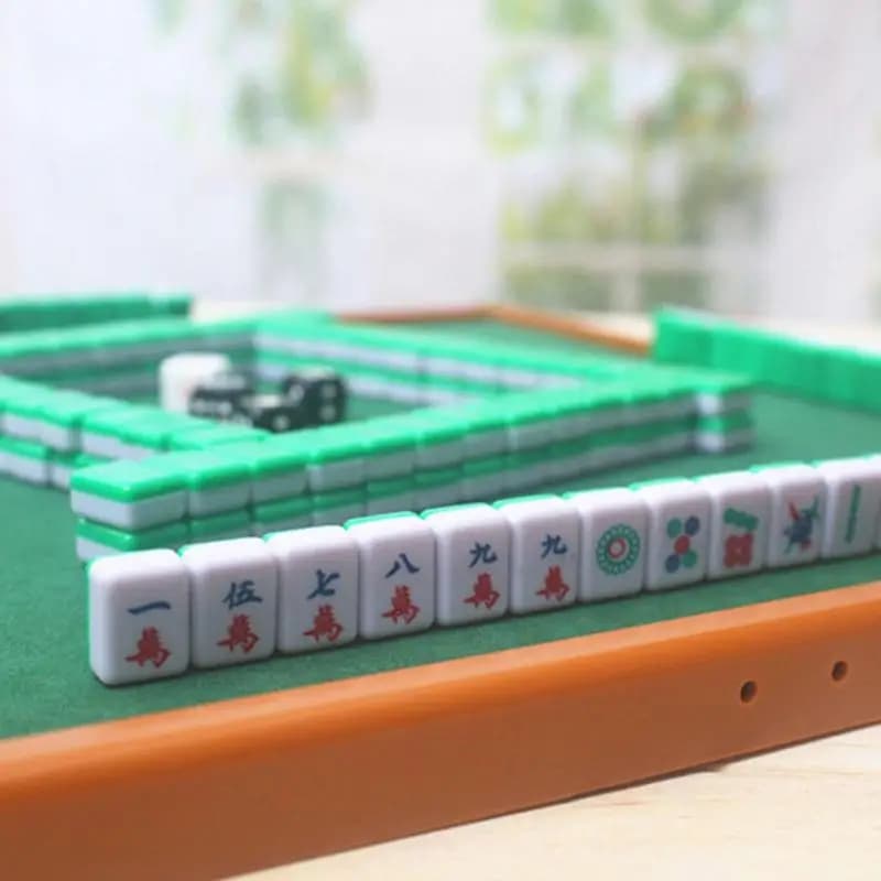 Set Mahjong cinese Mahjong cinese portatile 144 piastrelle Gioco tradizionale acrilico Mini set di giochi da tavolo Mahjong per feste e