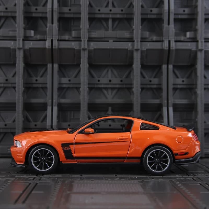 Maisto 1:24 Simulated Ford Wild Boss 302 alloy supercar model doors and hood that can be opened suitable for collection