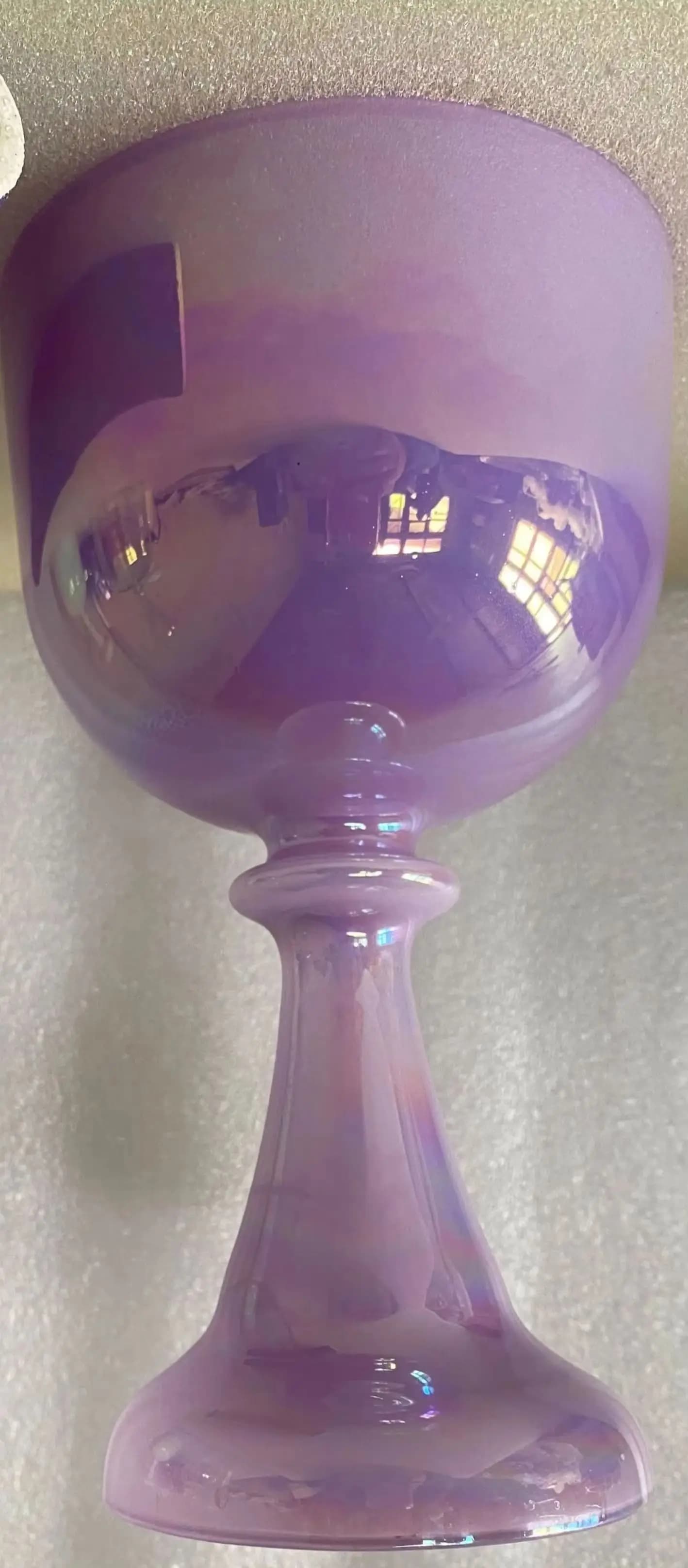 4th octave B note Crown chakra or A or A# note pineal chakra cosmic purple crystal singing bowl pastel for sound healing 432Hz.