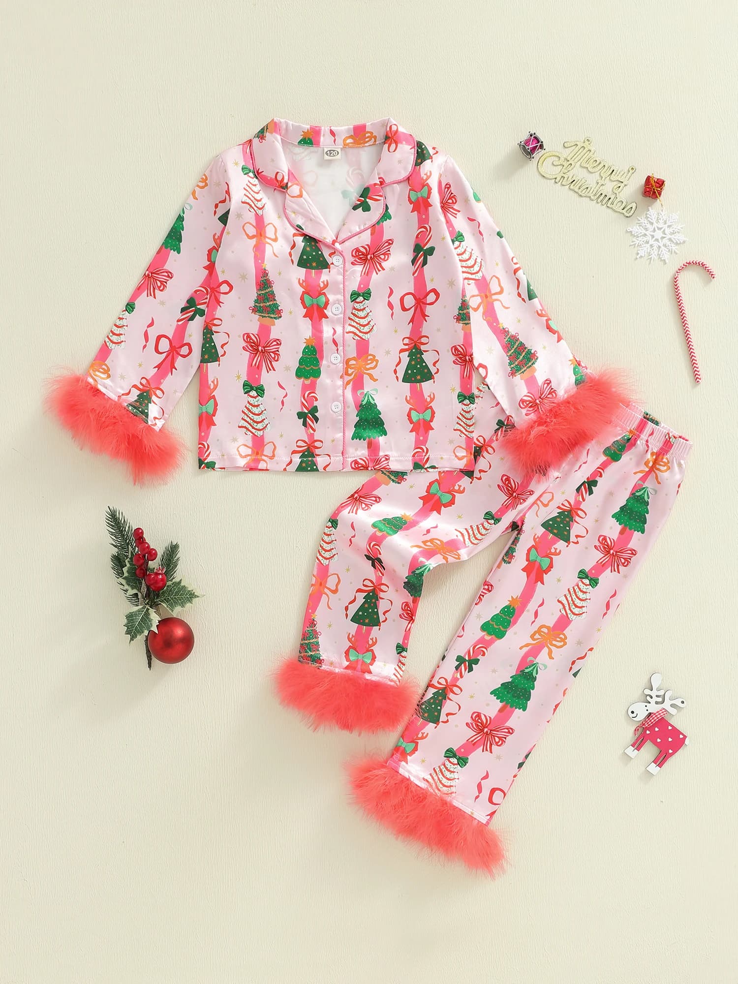 Pigiama natalizio in raso per bambina con albero festivo e stampa di fiocchi, colletto con risvolto, manica lunga, top abbottonato e