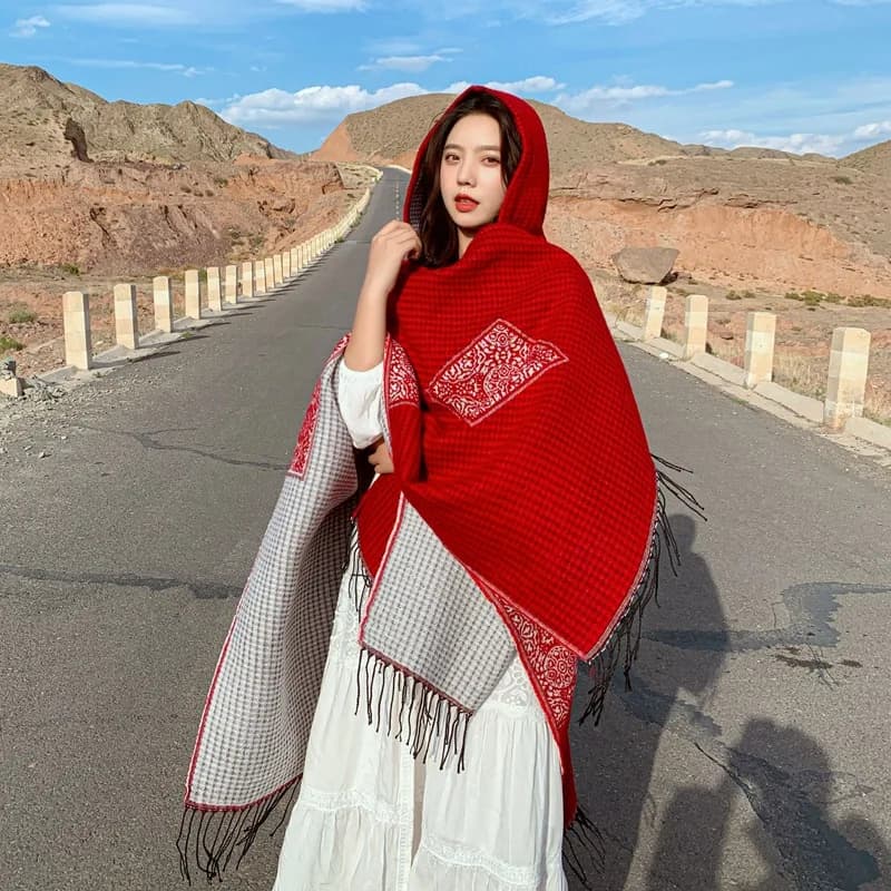 Wearable blankets Sielin cover Textiles for the house Sielin slide External mantle with hood Hot blanket Office room with air conditioning