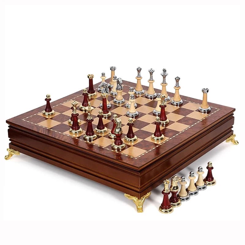 Set di scacchi di lusso in stile europeo Giochi da tavolo Pezzi degli scacchi in metallo ponderato Scacchiera in legno massello Scacchi decorativi Decorazione della casa