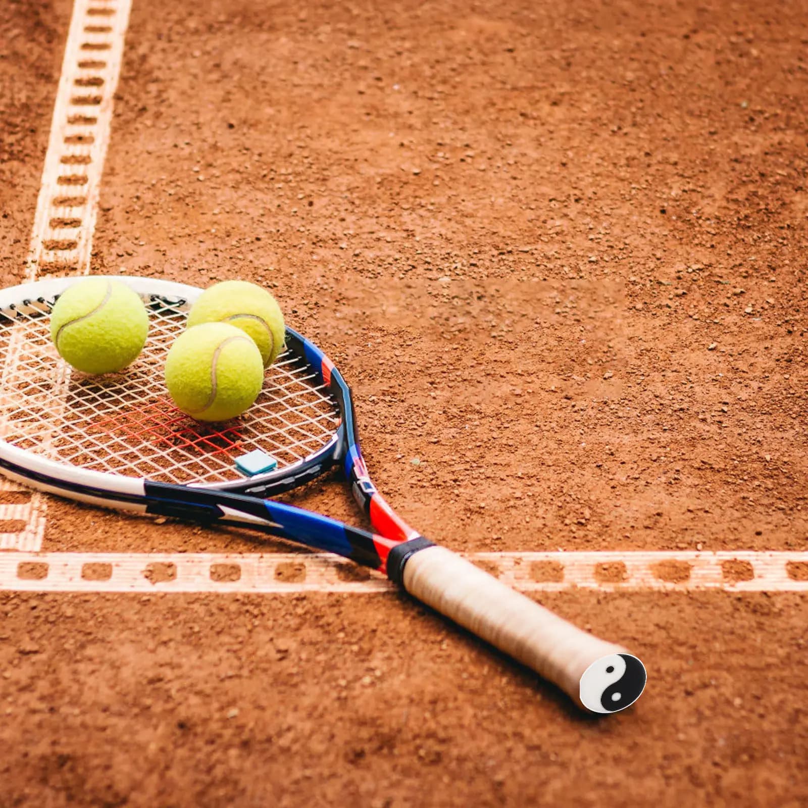 8 Pezzi Ammortizzatori Premium in Silicone per Racchette da Tennis con Motivo Tai Chi, Riducono le Vibrazioni, Migliorano il Controllo e l'Aspetto Elegante