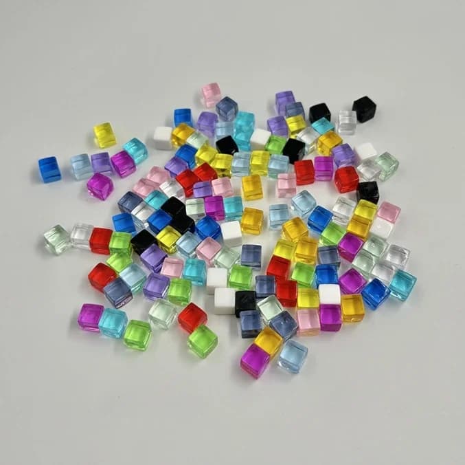 100 pz/set 8mm Trasparente Quadrato Angolo Cubo Colorato Cristallo Trasparente Colore Dadi Pezzo degli Scacchi Ad Angolo Retto Per Il Gioco Da Tavolo