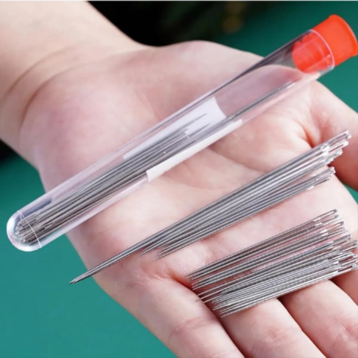 *ESTR 37PCS Set di strumenti per cucire, strumenti per la riparazione manuale del filo dell'ago, kit multiuso per aghi e fili, kit di lavoro per cucire portatile