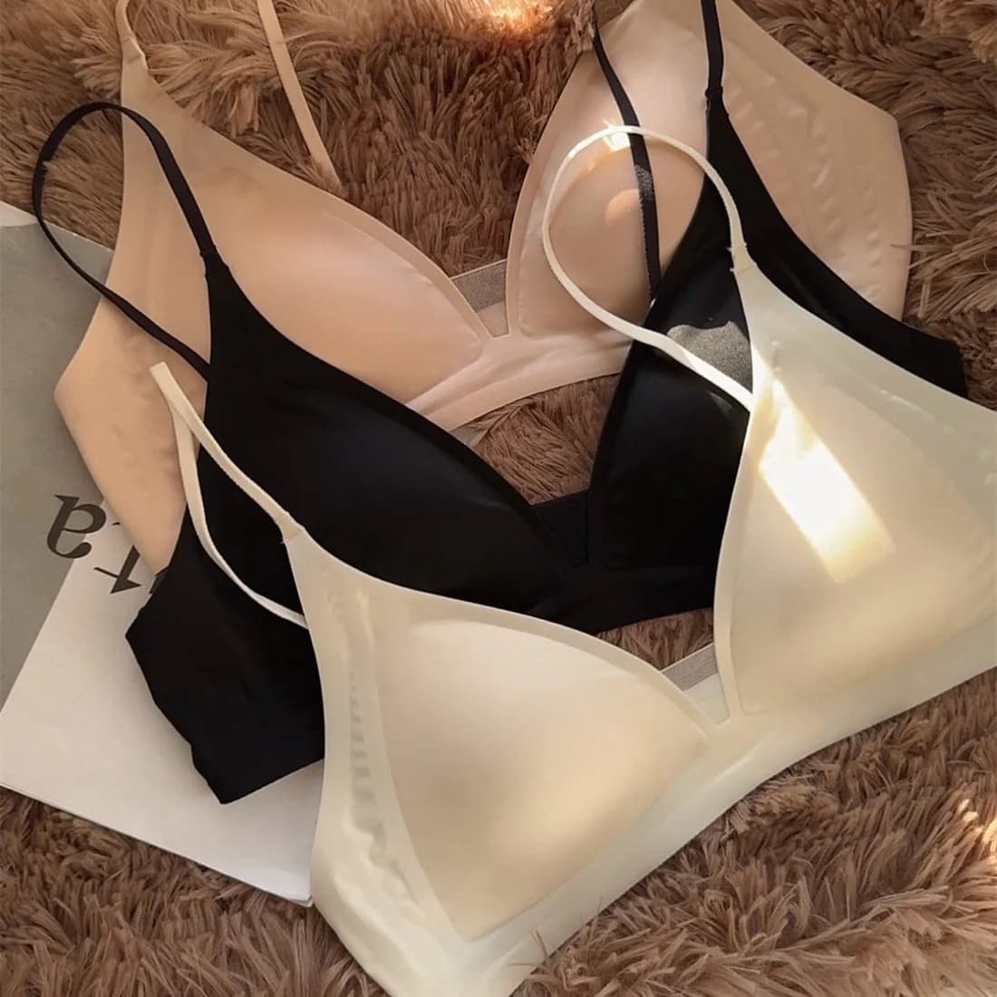 Polished Satin Seamless French Underwear, Women's Deep V Neck, Thin Shoulder Strap, Slim Bra For Summer