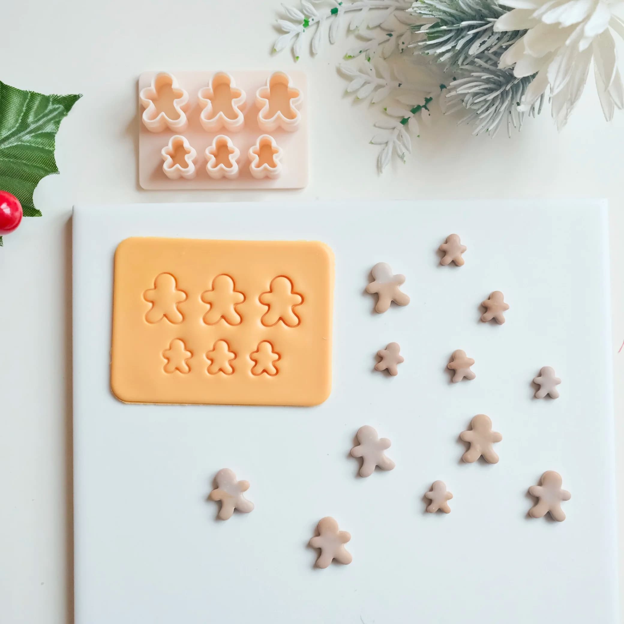 Formine natalizie in argilla polimerica con grappolo di gingerbread Man per orecchini e creazione di gioielli, stampi in argilla invernale per gioielliere