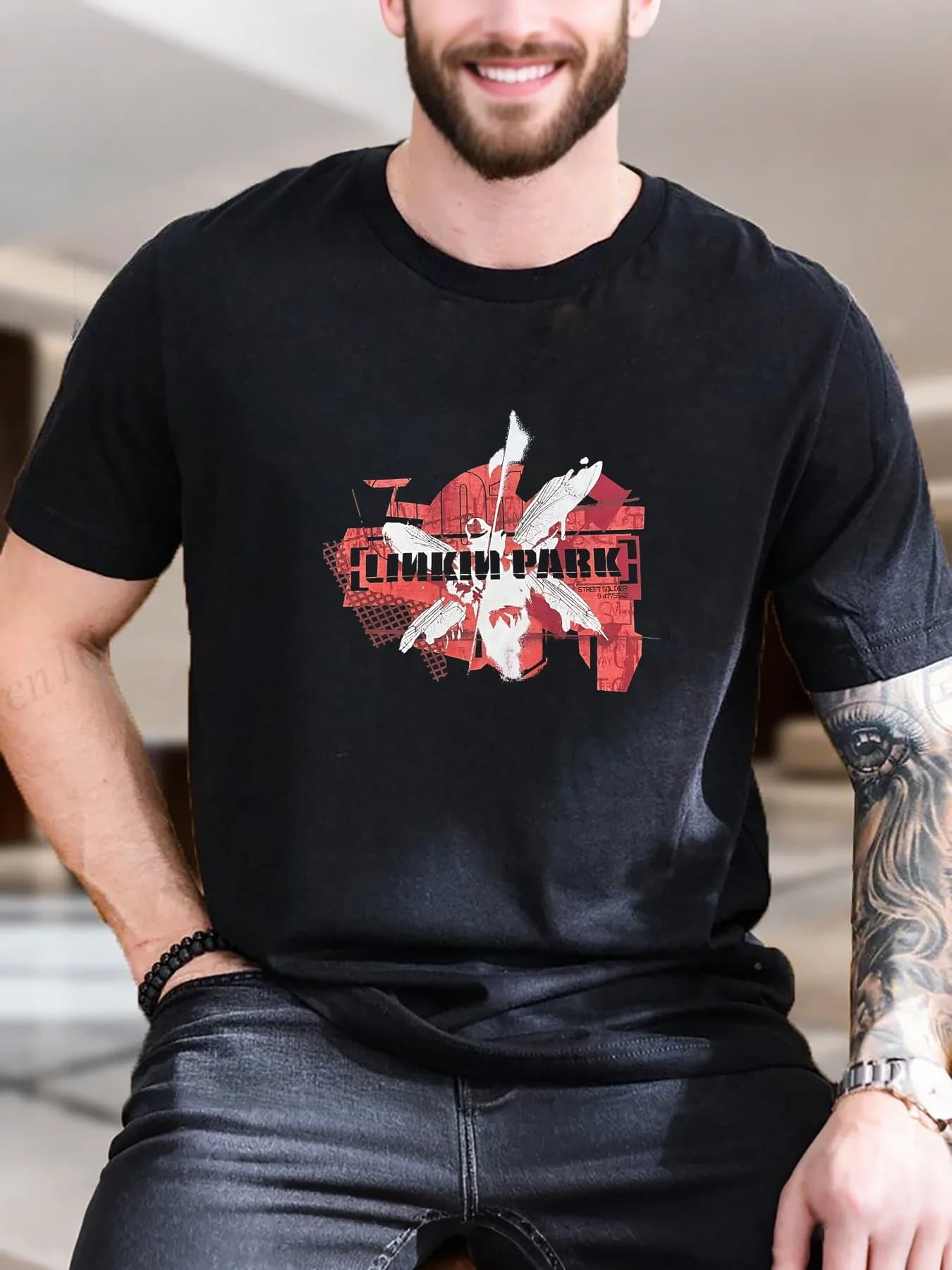 T-shirt grafica in cotone da uomo di nuova moda di arrivo Design con stampa coltello bianco rosso Traspirante Comodo abbigliamento casual alla moda Estate E