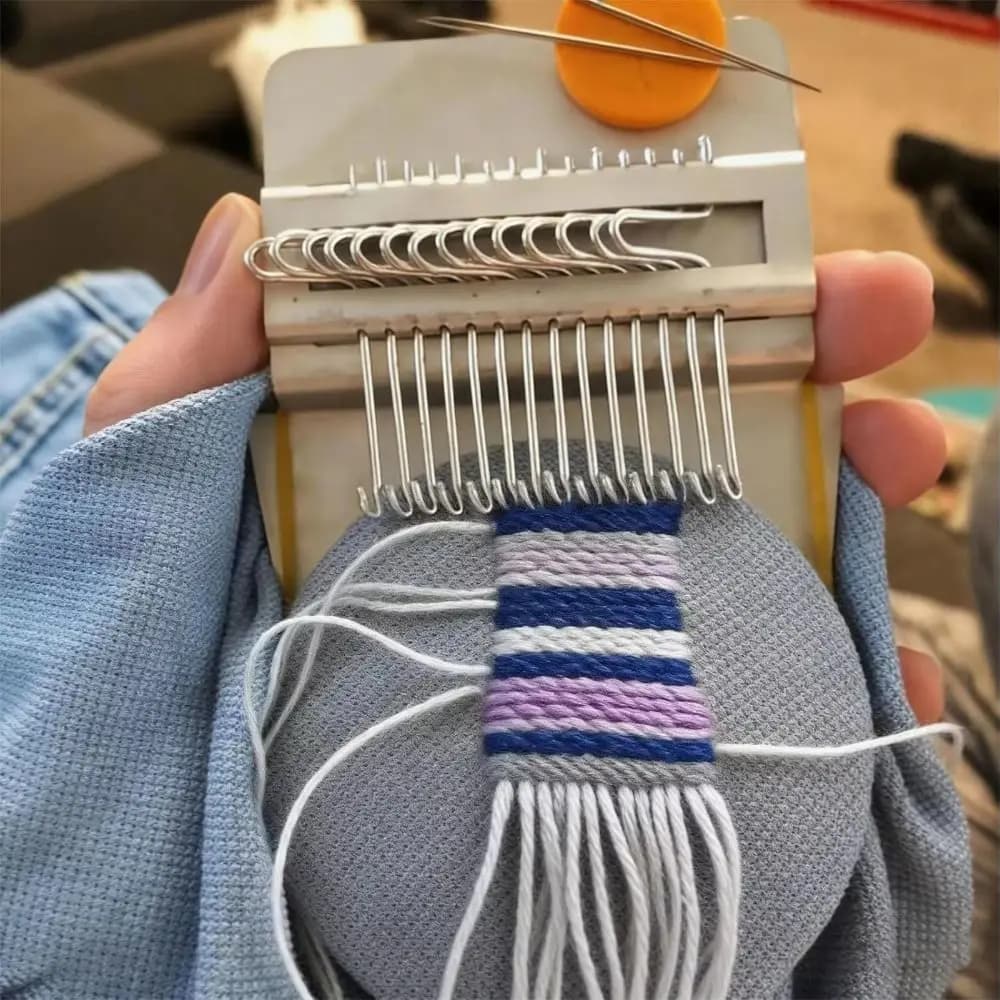 Kit per Riparazione Calze Fai-da-Te, Attrezzo Portatile a Forma di Uovo/Fungo per Riparazione e Lavorazione a Maglia, Telaio per Tessitura con Base in Legno