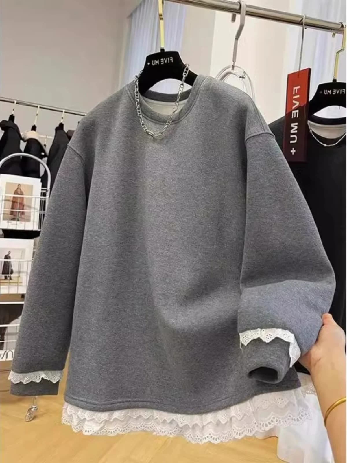 plus Size 300 Pounds Lace Splicing Thickened Hoodie Women's Autumn Winter Design Unique Fashionable Top Korean Style round Ne...