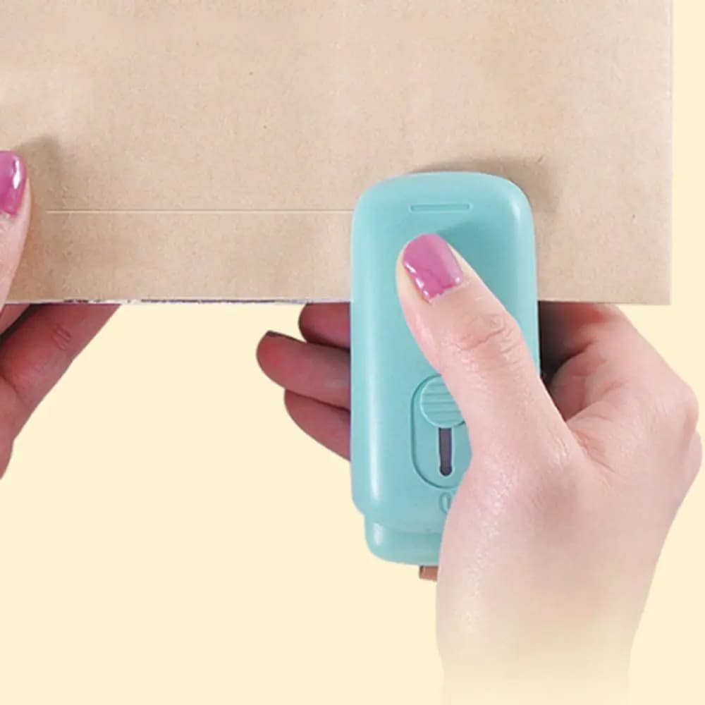 Mini Snack Bag Sealer with Concealed Cutter Protective Sliding Cover Design Snack Sealing Machine Moisture-proof Magnetic