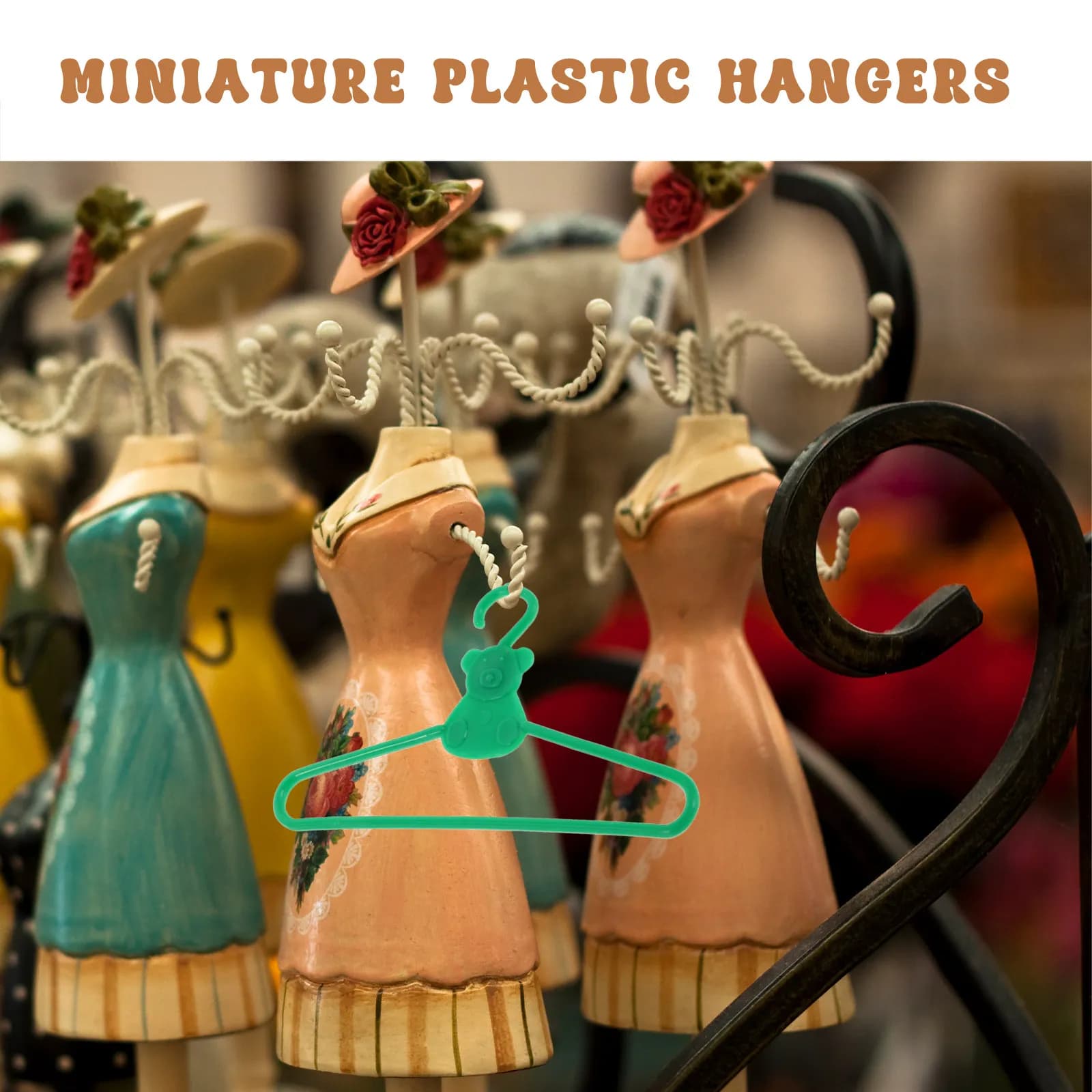 100 Pieces Mini Plastic Hangers, Organizer Compact for Accessories Wardrobe, Miniature for Doll House, Stendibiancheria for skirts and dresses