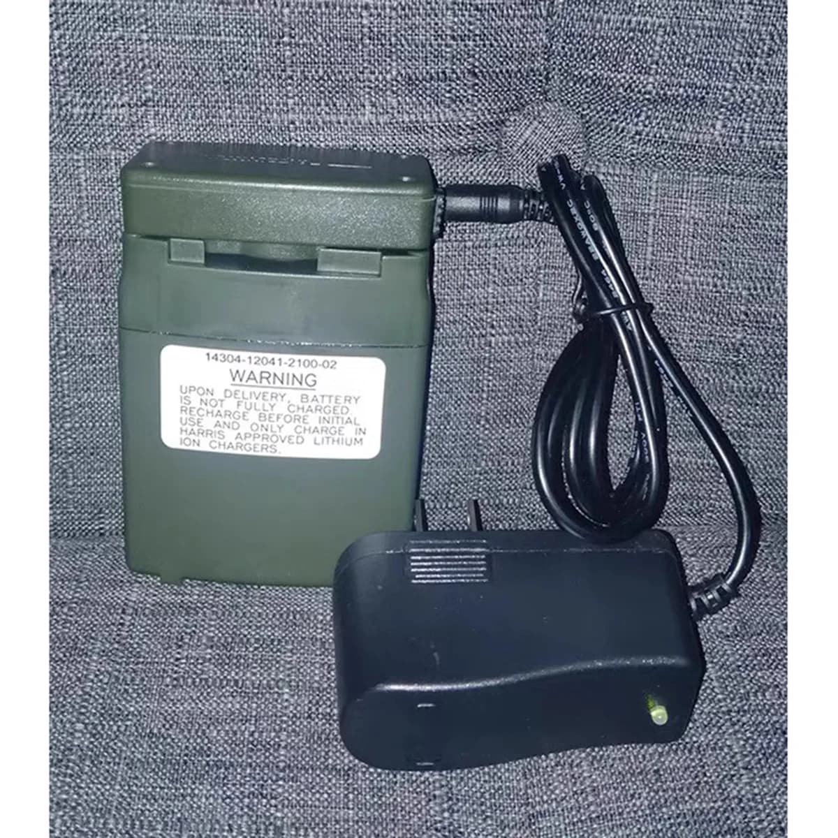Accessori tattici TRI PRC-152 (UV) Walkie Talkie Batteria Caricatore speciale 152 Walkie Talkie Batteria 12,6 V