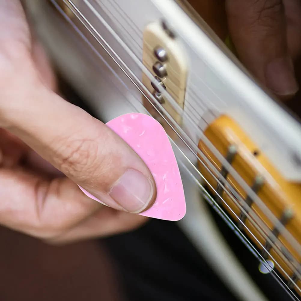 1Set Small Guitar Picks Pouch Portable Lightweight Storage Bag with Mixed Picks Ideal for Acoustic Electric Bass Guitar Use