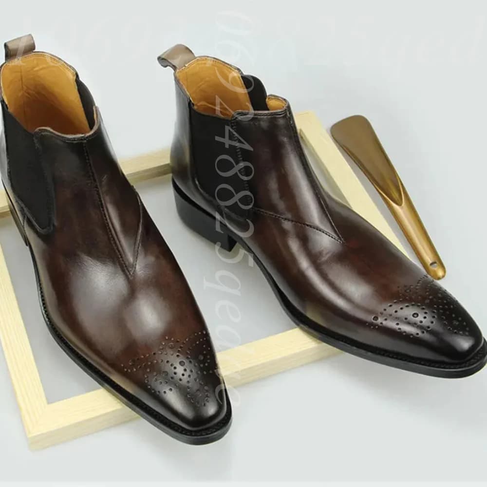 Stivali Chelsea da Uomo in Pelle Marrone Lucida Stile Britannico di Lusso, Stivaletti con Dettagli Brogue e Pannello Elastico per Occasioni Formali da Gentiluomo