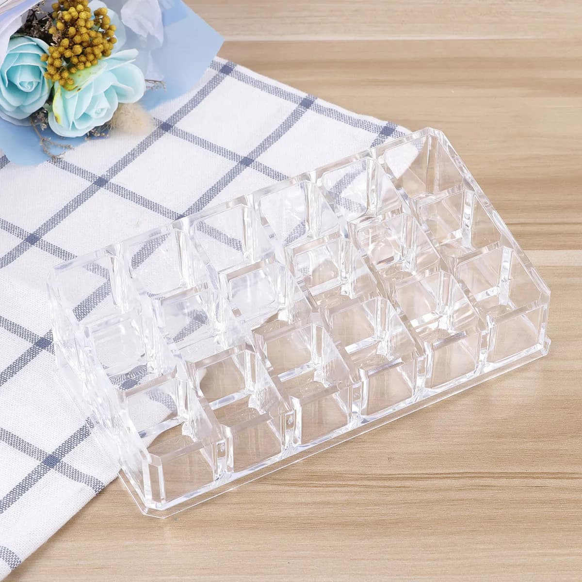 Espositore per Rossetti in Acrilico Trasparente a 18 Scomparti, Organizzatore Trapezoidale per Pennelli da Trucco e Mascara