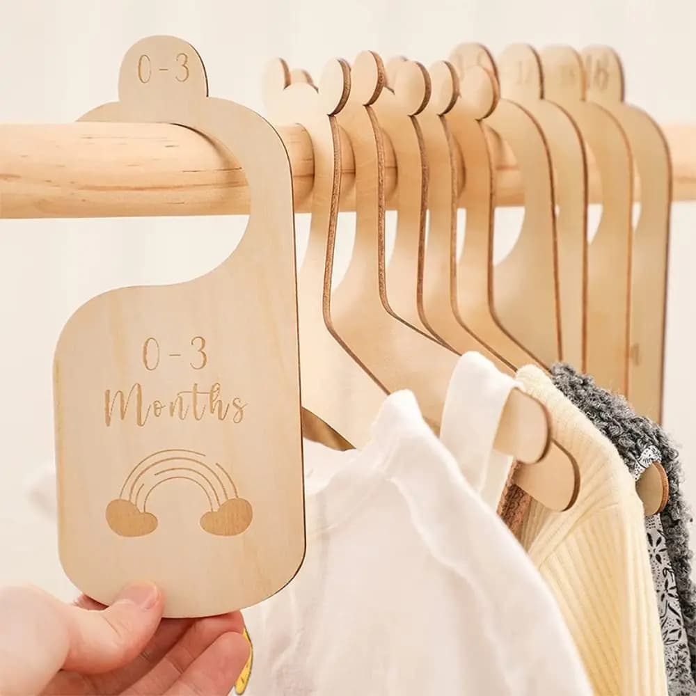 Set of 7/8 Newborn Wardrobe Wood Dividers with Carton Labels, Organizers Dresses for Guardaroba and Cameretta