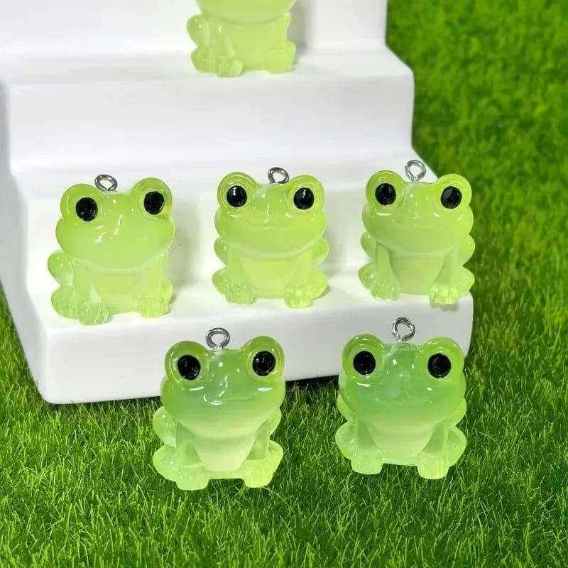 6Pcs Cute 3D Green Luminous Frog Resin Pendants Noctilucent Animal Charms Handcraft Findings For Keyring Necklace Jewelry DIY