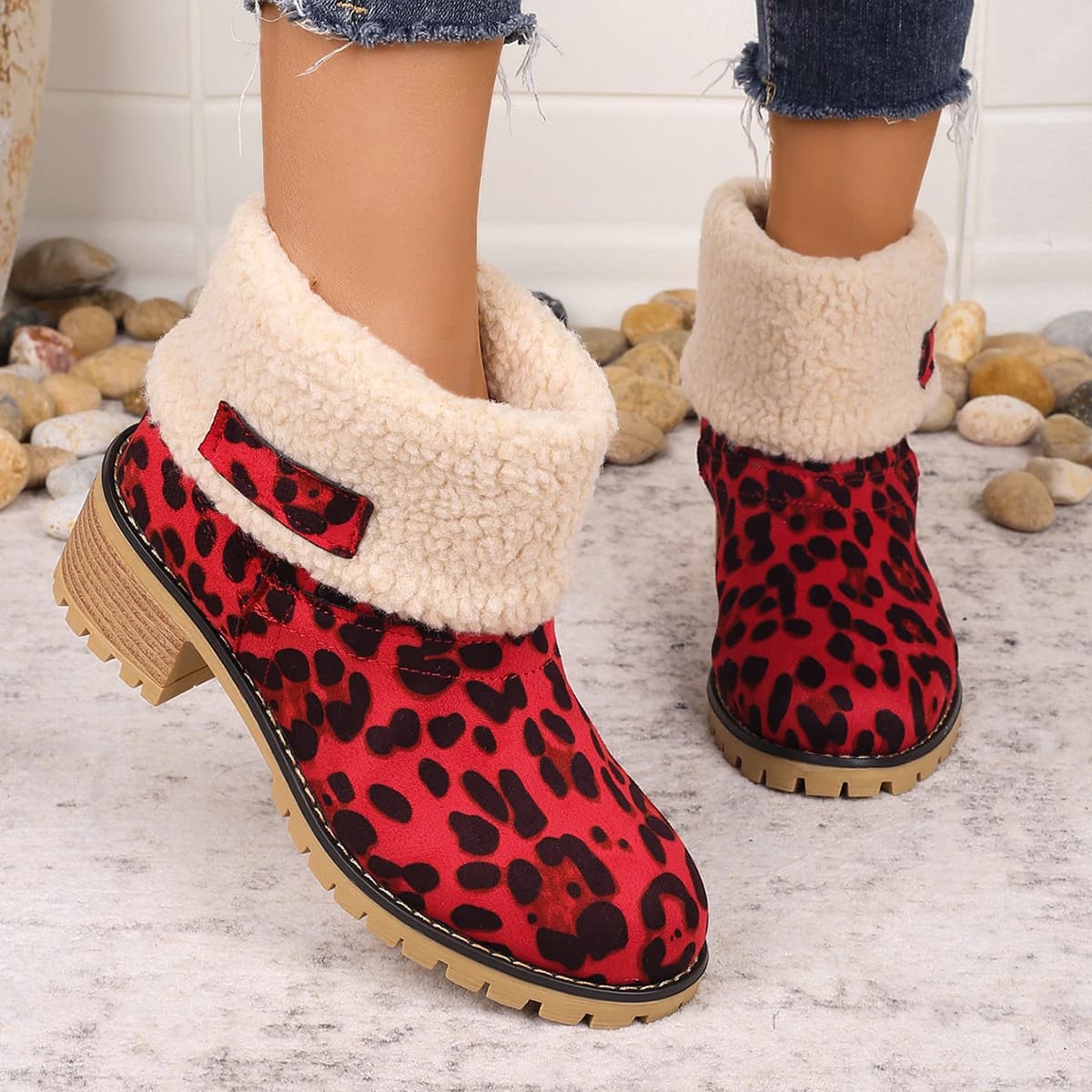 Autunno 2025 nuovi stivaletti da donna moda casual tacchi alti scarpe comode e calde donna punta tonda stivali da neve tinta unita donna