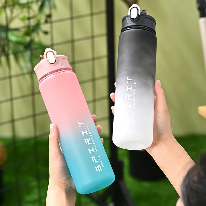 1 pz vendita calda 750 ml sport bottiglia d'acqua shaker da viaggio all'aperto portatile a tenuta stagna drinkware bottiglia di plastica BPA libero