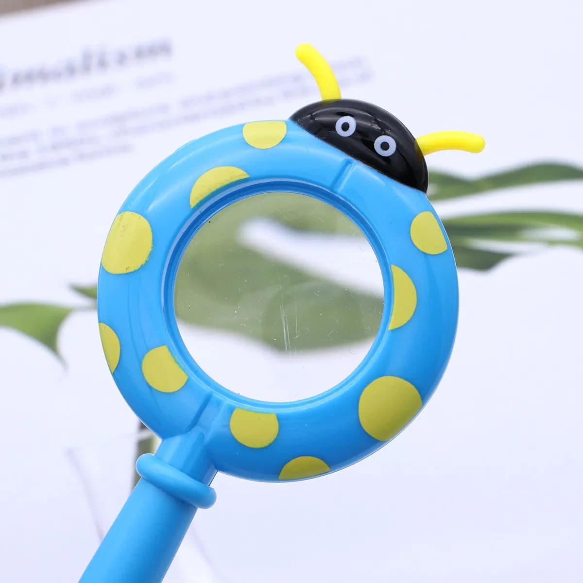 Set Regalo di 3 Lenti d'Ingrandimento Portatili per Bambini, Lenti HD in Plastica, Design Colorato a Cartoni Animati, Strumento di Esplorazione Sicuro e Non Tossico