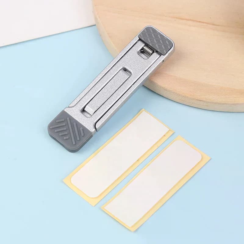 Laptop Support in Zinc Alloy, Mini, Height Adjustable, Foldable, with Anti-slip Legs