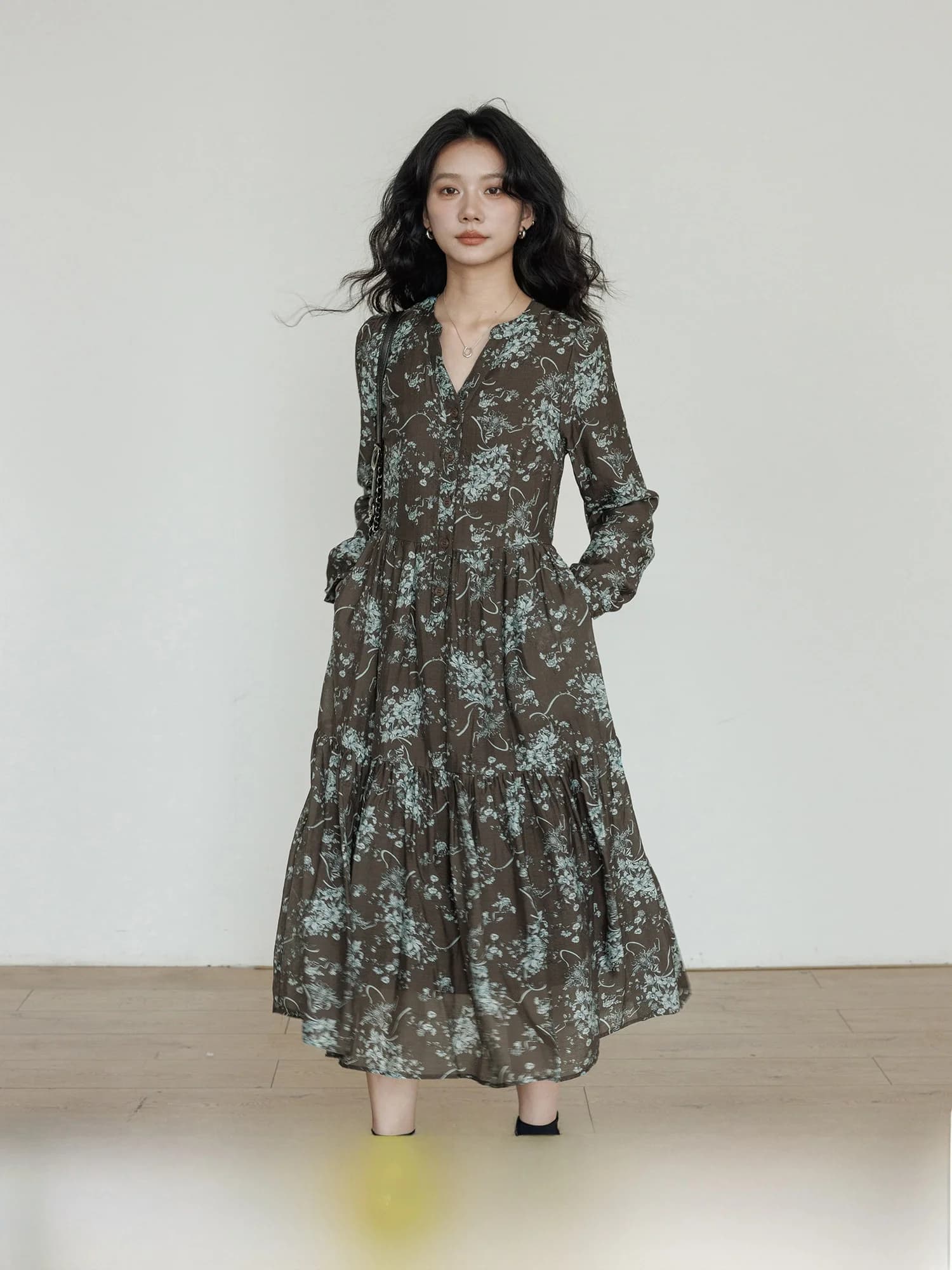 Spring V-Neck Print Slimming Lyocell Shirt Dress Women's Casual A-Line Long Dress Artistic Style Gathered Waist City Commute