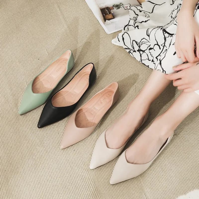 Scarpe da donna in pelle artificiale tinta unita scarpe a punta da donna taglia 31-46 Basic Simple All Match Slip on ballerine