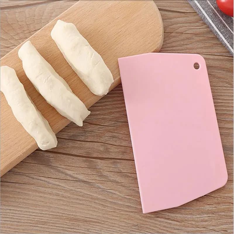 1Pcs Pink Plastic Dough Cutter Trapezoid Spatula Dough Scraper Kitchen Butter Knife Baking Accessories Kitchen Tool
