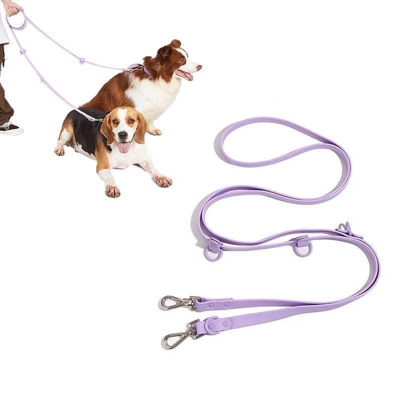 Guinzaglio per cani con scanalatura diagonale in PVC Guinzaglio lungo multifunzione da 7,7 piedi con 2 manici Traffico per due cani Guinzaglio per animali domestici a mani libere per cani