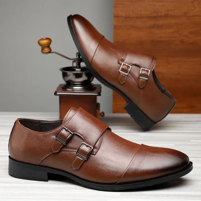 Scarpe da uomo di marca Scarpe eleganti da lavoro classiche Scarpe casual in pelle di moda Scarpe da sposa di lusso per uomo Mocassini con design con fibbia per cintura