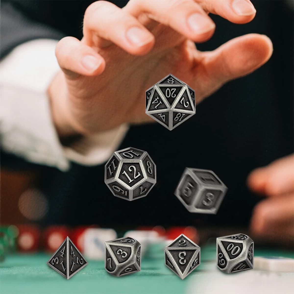 Retro Metallo 7 pz/set Tavolo Poliedrico Gioco Da Tavolo Dadi Set Gioco di Ruolo Accessori Per Feste Regalo per Gli Amanti dei Giochi Da Tavolo