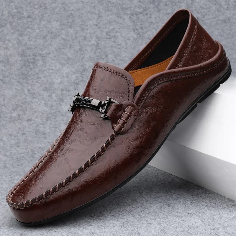Scarpe casual in pelle di vacchetta comode da uomo di marca di moda Scarpe da guida con suola morbida traspiranti scavate da uomo nuove estive