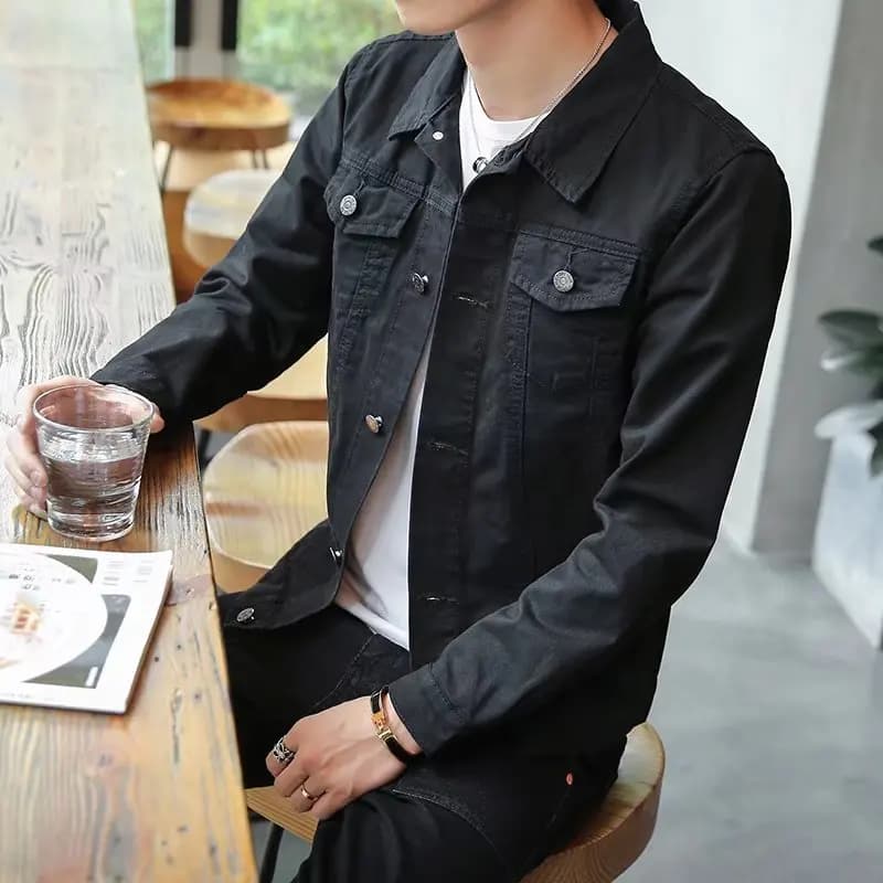 Camicia in denim slim fit stile coreano a maniche lunghe da uomo, giacca nera, capospalla alla moda, abbigliamento autunnale, cappotto in jeans per giovani.