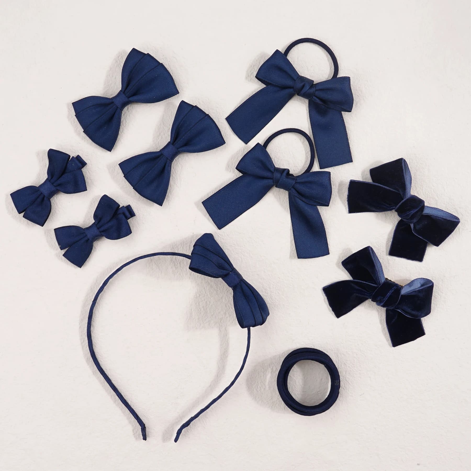Set di 16 Accessori per Capelli da Bambina: Elastici, Fermagli e Scrunchies per la Scuola e l'Infanzia