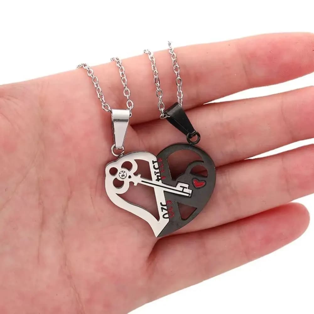 Collana di Coppia alla Moda con Cuciture Decorative in Acciaio al Titanio, Design Personalizzato a Forma di Chiave e Lucchetto, Gioiello a Cuore per San Valentino