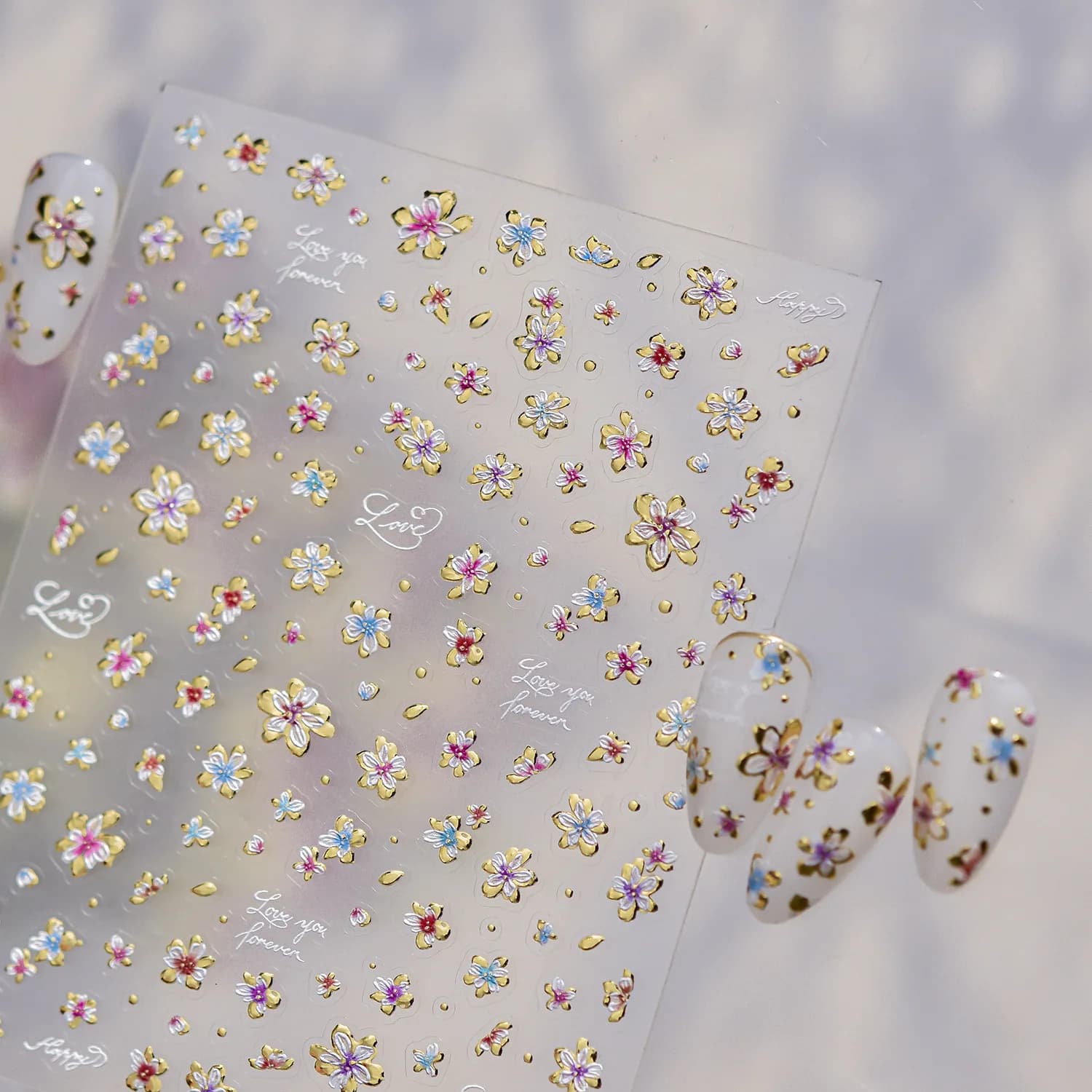 Adesivi per unghie in metallo Adesivi decorativi 3D per unghie con fiori dorati colorati Fiori di lusso retrò Affascinanti accessori per nail art