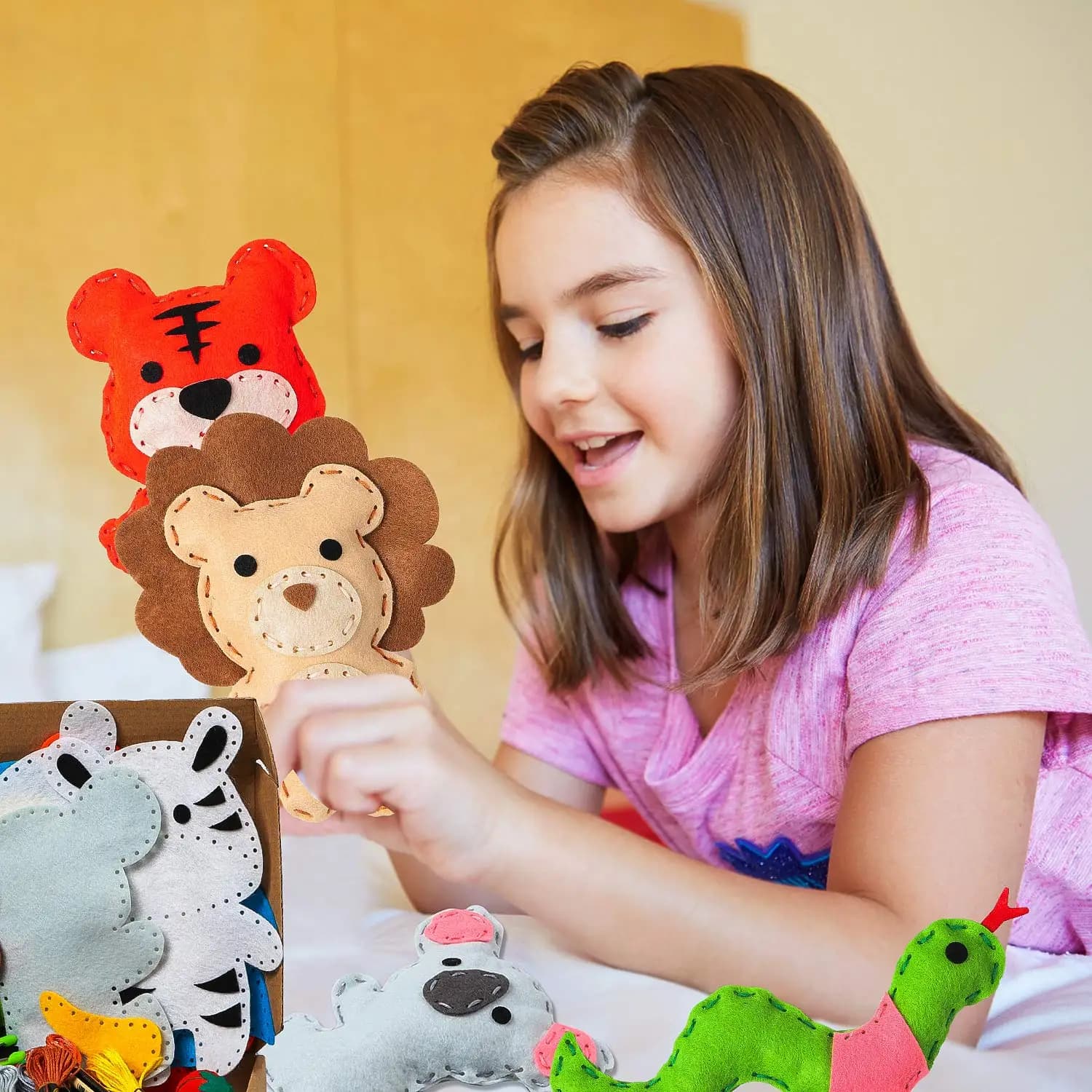 BAAJ-Jungle Animal Felt Sewing Kit For Kids Wild Animals Sewing Pack For Beginner Boy Girls Fun DIY Sewing Craft Gift